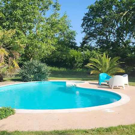 Ferme Equerre 12 Personnes Avec Piscine *