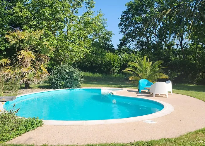 Ferme Equerre 12 Personnes Avec Piscine *